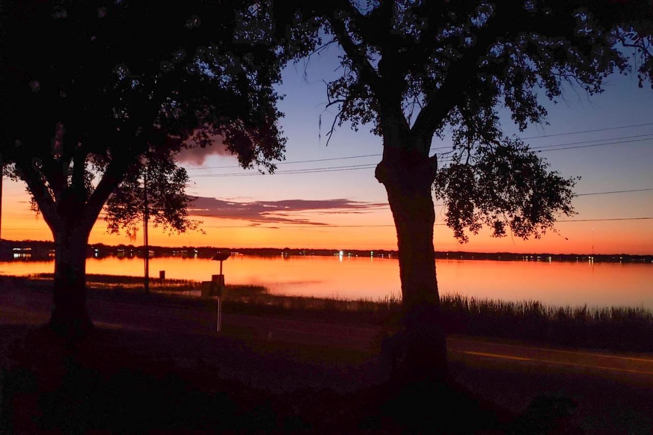 Pet-Friendly Auburndale House With Lake Views! エクステリア 写真